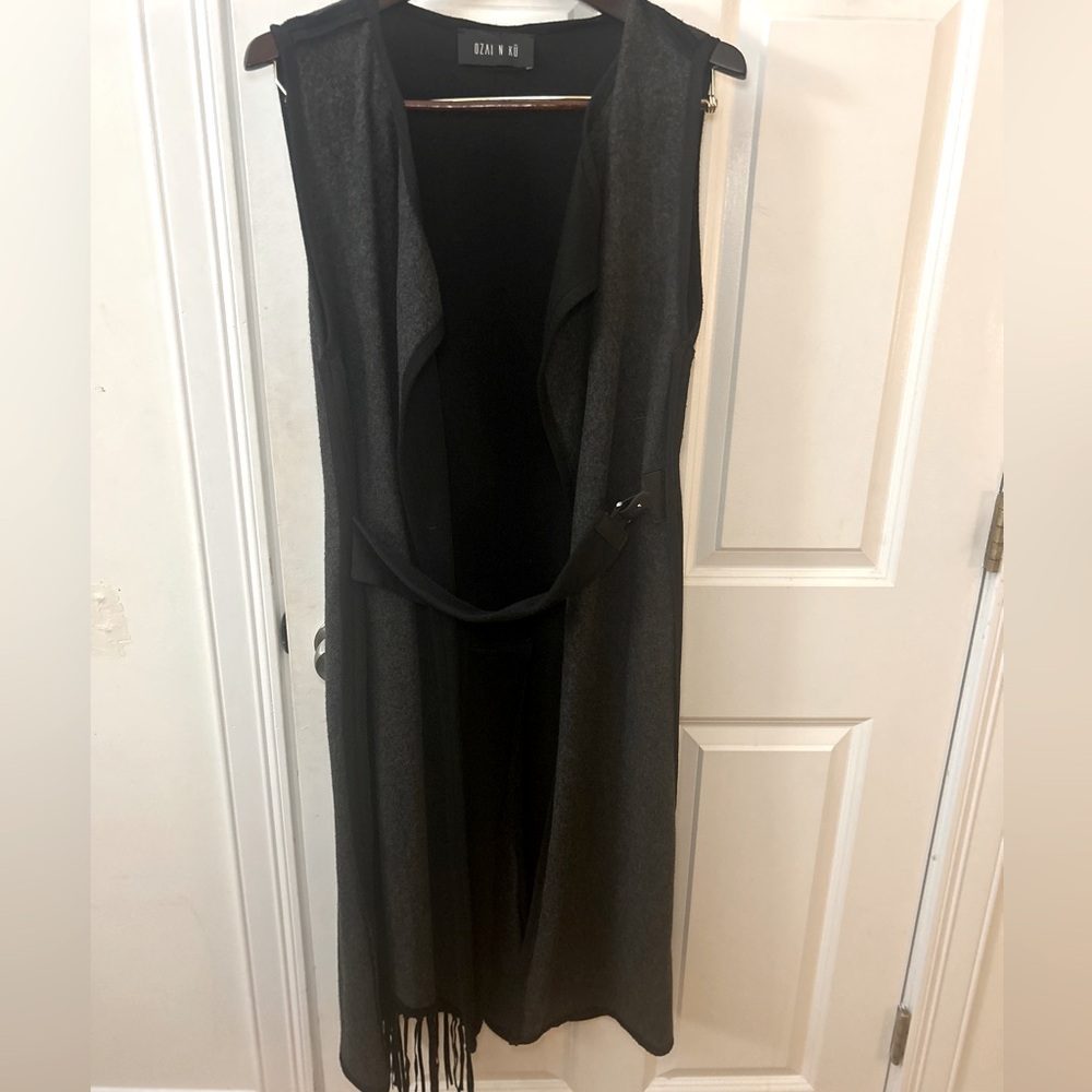OZAI N KU Belted Sleeveless Cardigan. One Size.